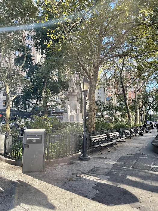 Friends of Verdi Square Picture 1