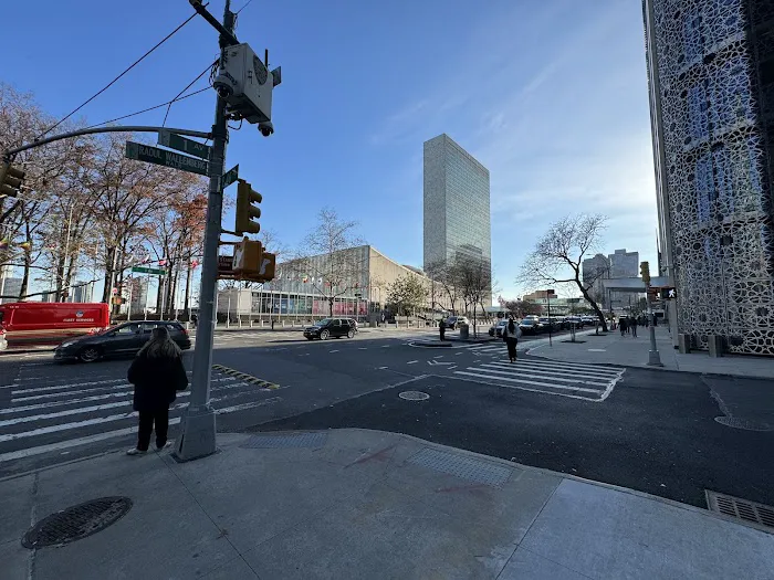 East 47th Street Picture 7
