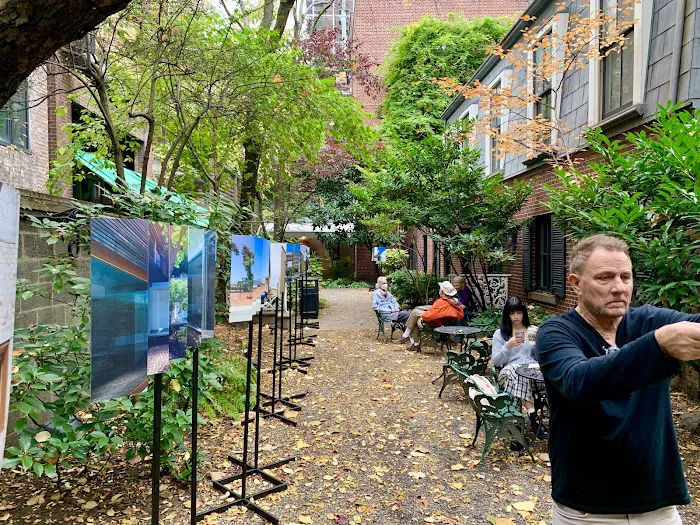 Amster Yard Picture 3