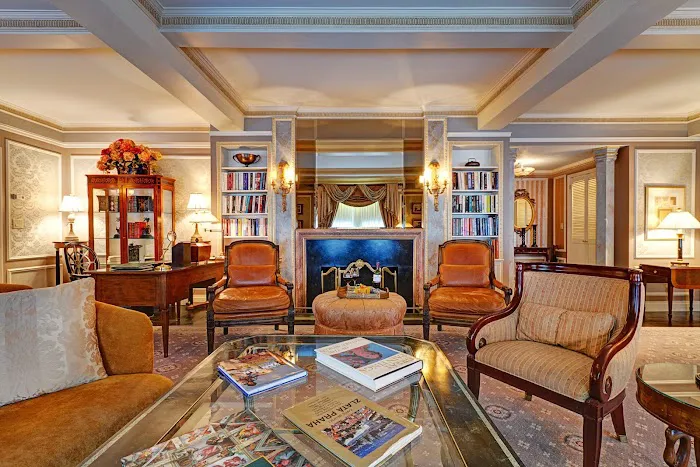 The Hotel Elysee Picture 10