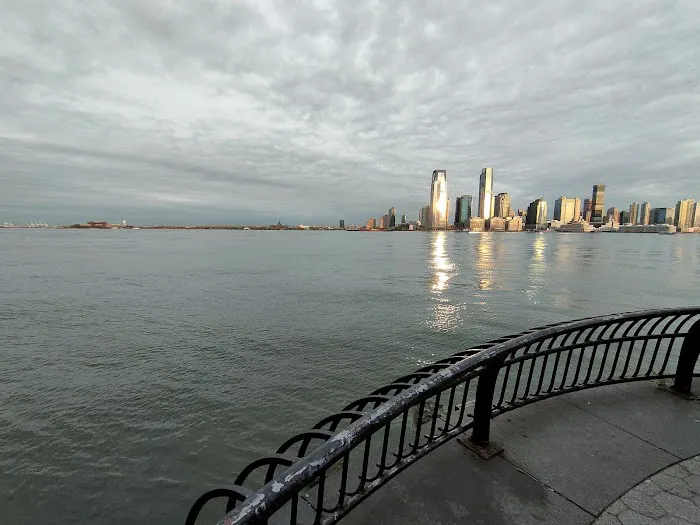 Hudson River Park Picture 4