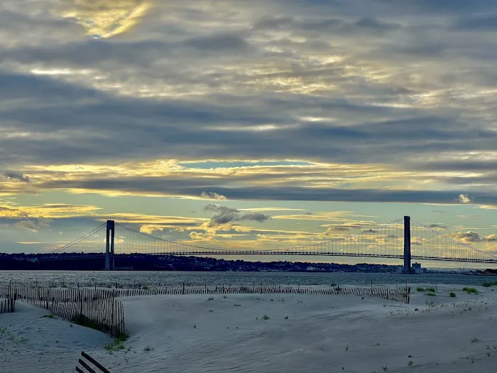 Coney Island Creek Park Shore Picture 3