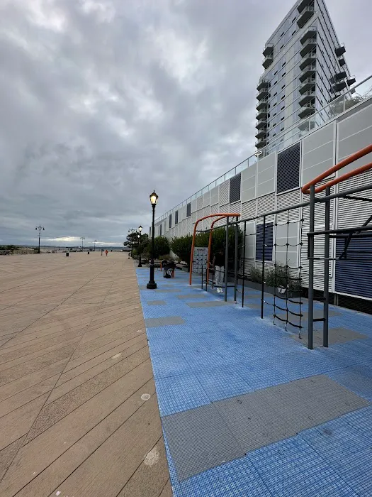 Outdoor Calisthenics Park Picture 4