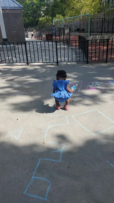 Stroud Playground Picture 4