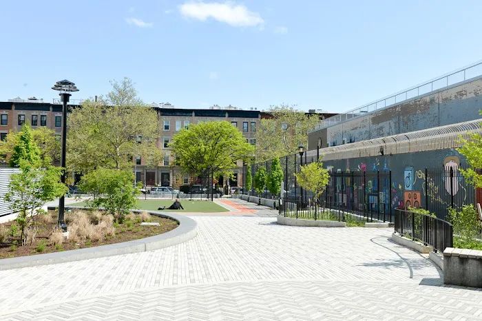 Stroud Playground Picture 3