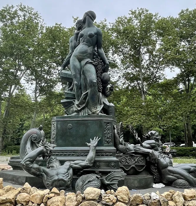 Grand Army Plaza Picture 5