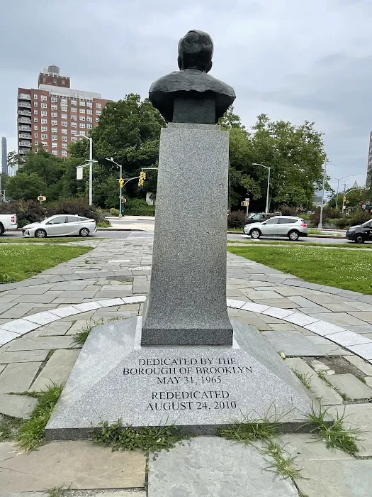 Grand Army Plaza Picture 3