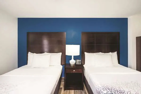 La Quinta Inn & Suites by Wyndham Brooklyn Downtown Picture 2