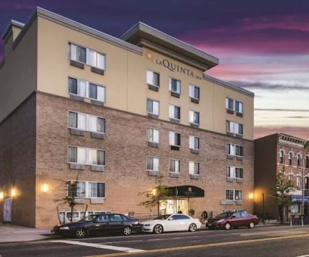La Quinta Inn & Suites by Wyndham Brooklyn Downtown