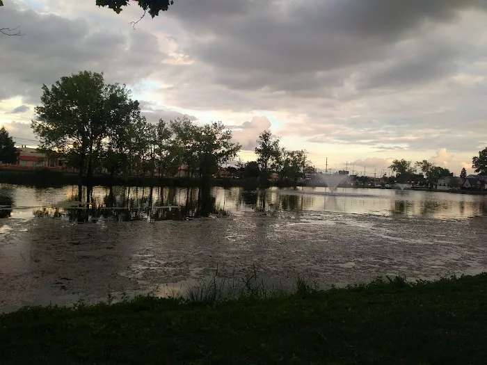 Lakeview Field Picture 3