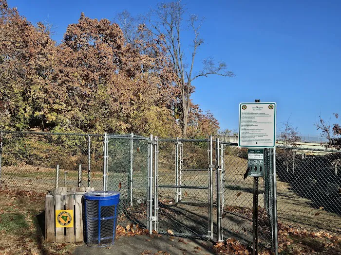 Elizabeth Place Dog Park Picture 6