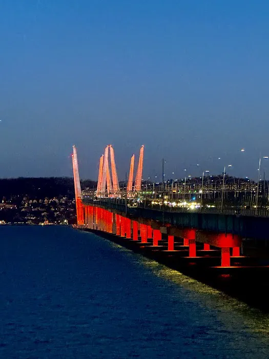 Mario Cuomo Bridge Pathway Picture 7