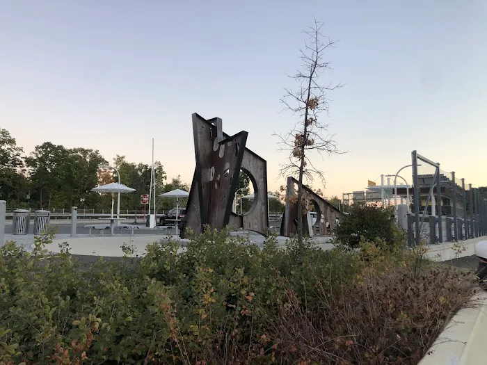 Mario Cuomo Bridge Pathway Picture 9
