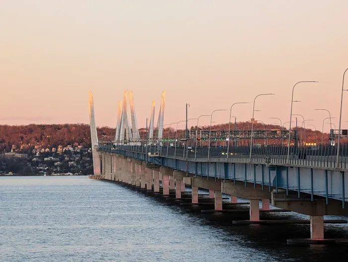 Mario Cuomo Bridge Pathway Picture 2