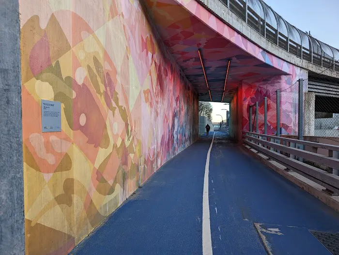 Mario Cuomo Bridge Pathway Picture 4
