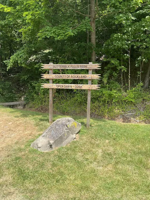 Buttermilk Falls County Park, Parking Lot Picture 1