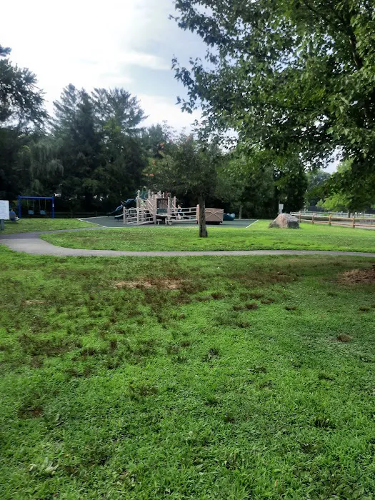 Leonard Park Picture 9