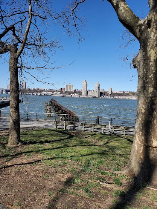 Hudson River Waterfront Greenway Picture 6