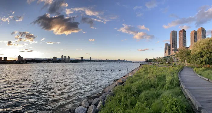 Hudson River Waterfront Greenway Picture 7