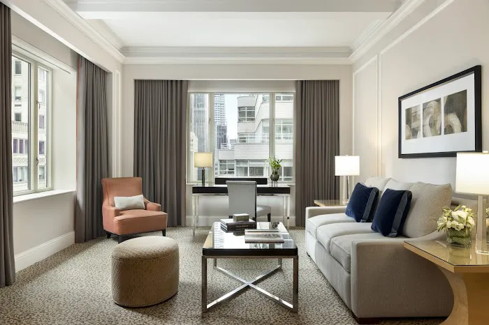 Omni Berkshire Place Picture 9