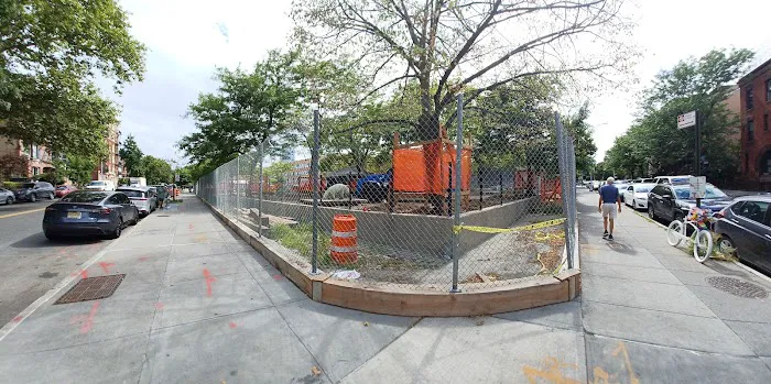 Greene Playground Picture 6