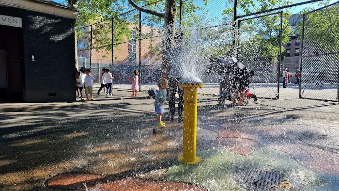 Greene Playground Picture 8