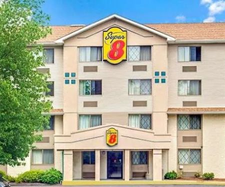 Super 8 by Wyndham Stamford/New York City Area