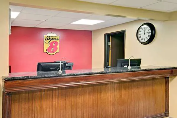 Super 8 by Wyndham Stamford/New York City Area Picture 10