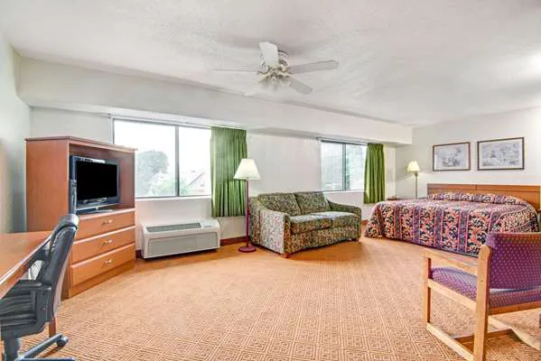 Super 8 by Wyndham Stamford/New York City Area Picture 6