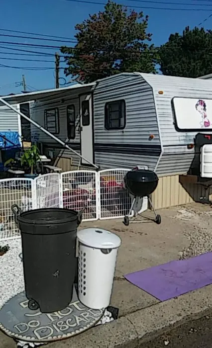 Costa Mobile Home Park Picture 10