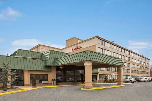 Ramada by Wyndham Rochelle Park Near Paramus Picture 4