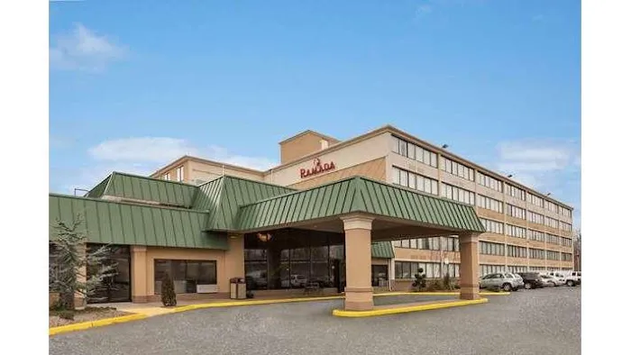 Ramada by Wyndham Rochelle Park Near Paramus Picture 9