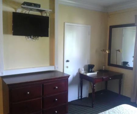 Days Inn by Wyndham Nanuet / Spring Valley
