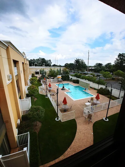 Courtyard Montvale Picture 2