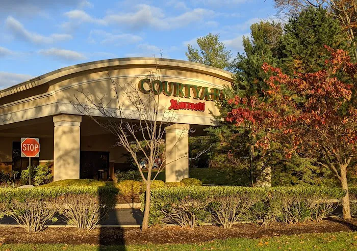 Courtyard Montvale Picture 8