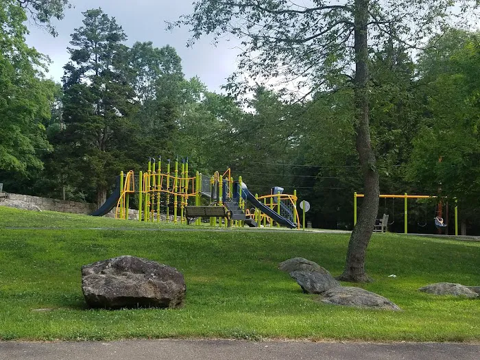 Chestnut Hill Park Picture 3