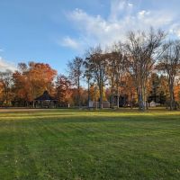 Bedford Village Memorial Park ico