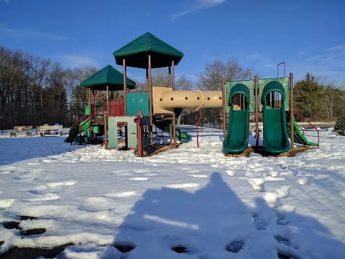Bedford Village Memorial Park Picture 8