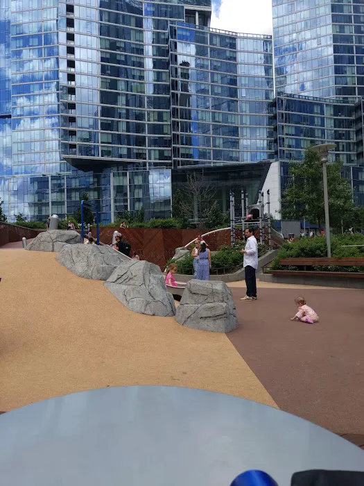 Waterline Square Park Picture 9