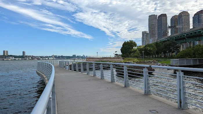 Riverside Park South Picture 2
