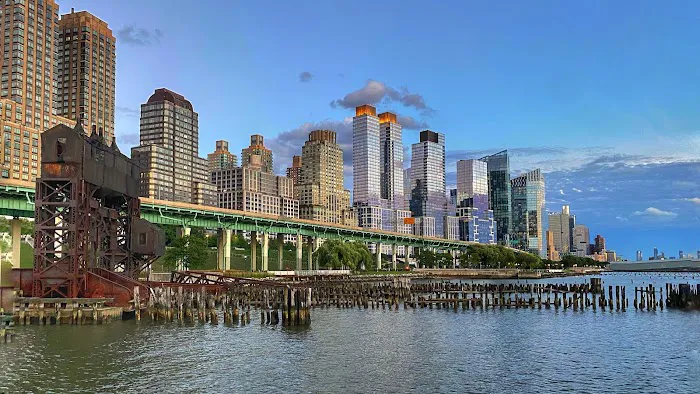 Riverside Park South Picture 3