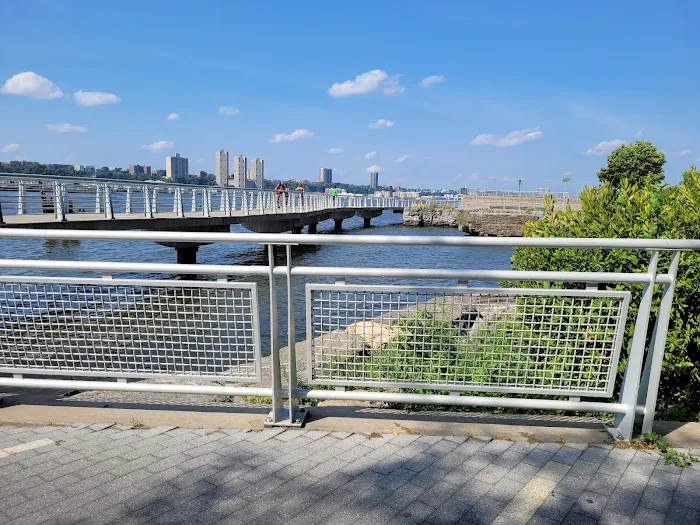 Riverside Park South Picture 7