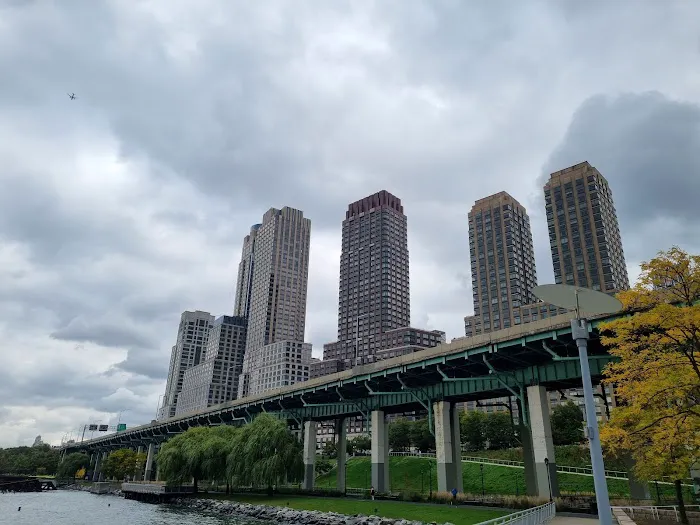 Riverside Park South Picture 8