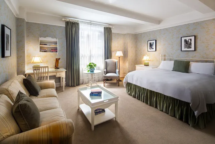 Roger Smith Hotel Picture 1