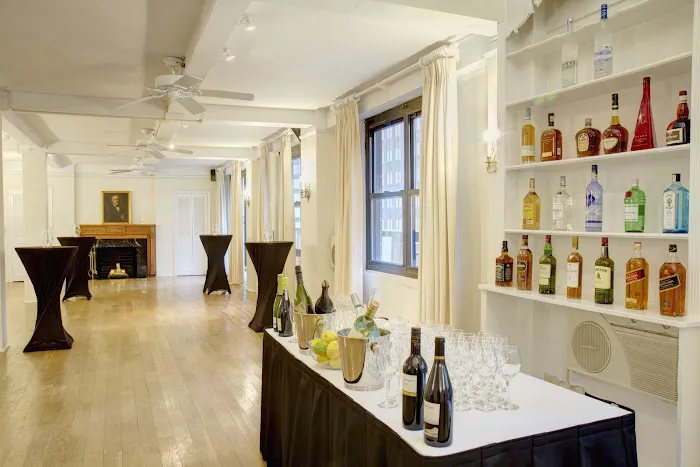 Roger Smith Hotel Picture 6