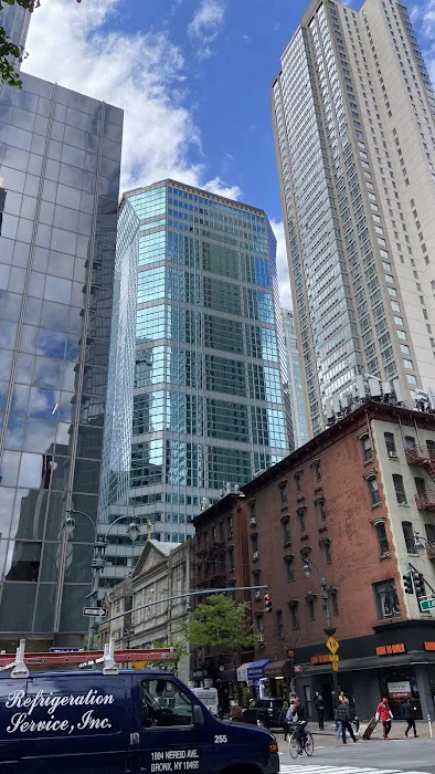 425 Lexington Avenue Urban Plaza Picture 3