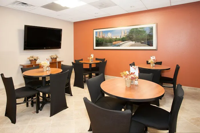 Holiday Inn Express Building 107 Picture 3