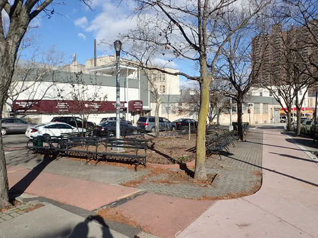 Steadman Square Picture 2