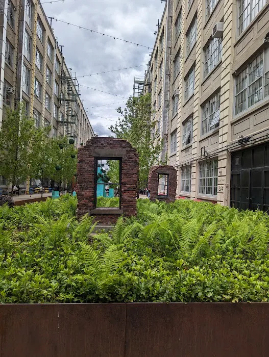Industry City Courtyard 5/6 Picture 2