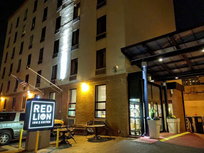 Red Lion Inn & Suites Brooklyn Picture 7